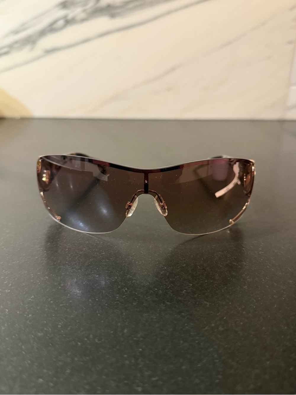 Women’s Shield Sunglasses with hearts in Brown - juicy couture NWT